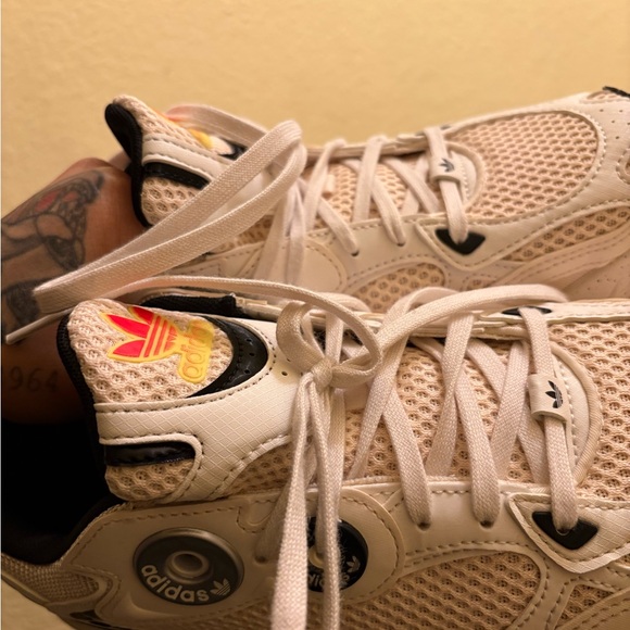 Adidas Cream and Black Athletic Shoes - Picture 4 of 8